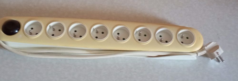 Multiprises 8 sorties 12 Talence (33)