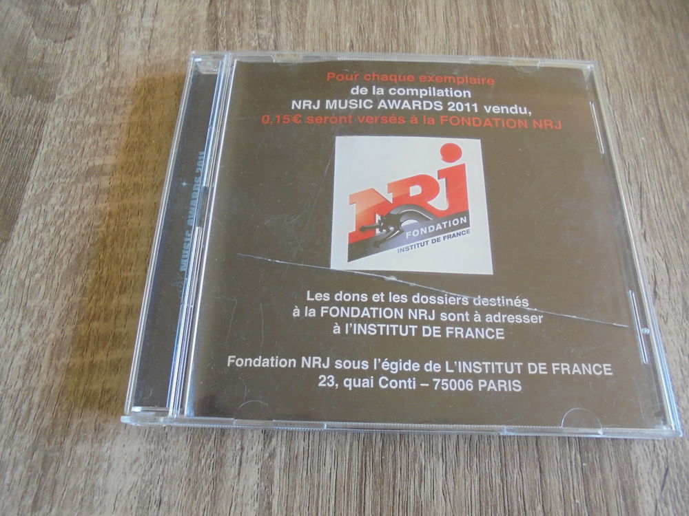 CD NRJ Music Awards 2011 8 Tours (37)