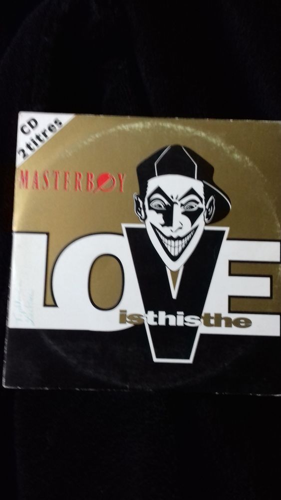 UN  CD DE  MUSIQUE POPULAIRE 2 Brie-Comte-Robert (77)