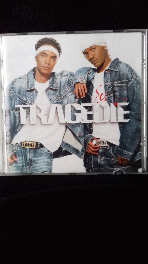 UN CD DE MUSIQUE 2 Brie-Comte-Robert (77)