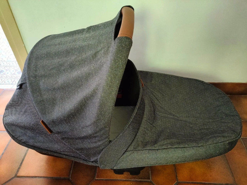 Nacelle Amber Plus Sparkling Grey de B�b� Confort neuf 150 Saint-Germain-sur-Morin (77)