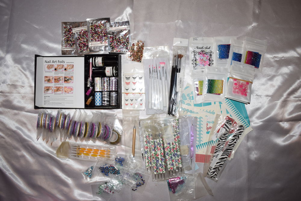 Lot nail art mat�riel et d�coration 80 Pons (17)
