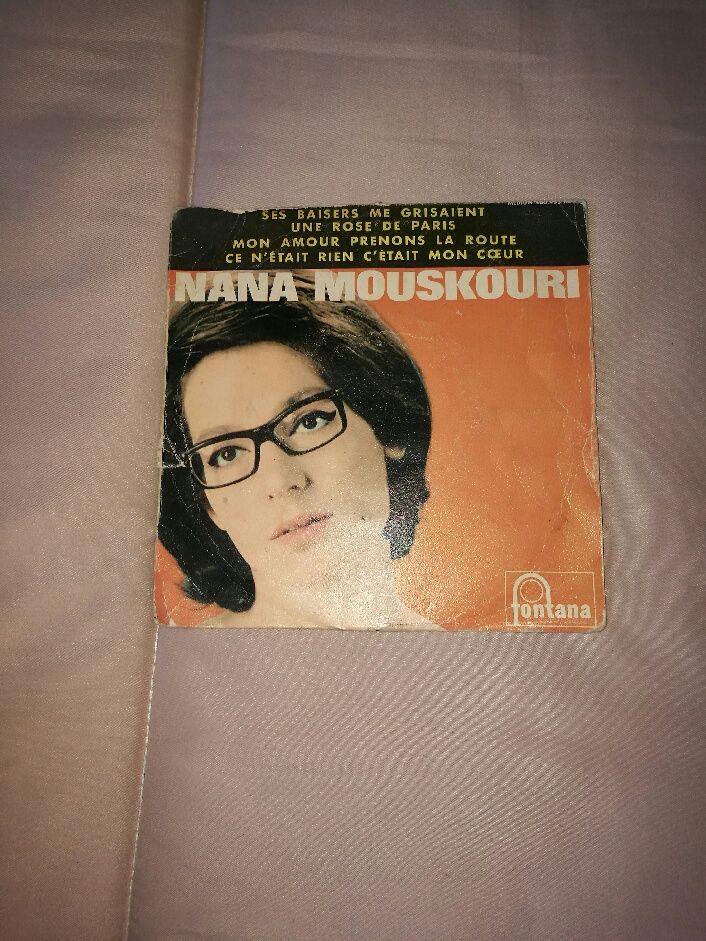 NANA MOUSKOURI Ses baisers me grisaient (vinyle 45 T) 8 Villiers (86)