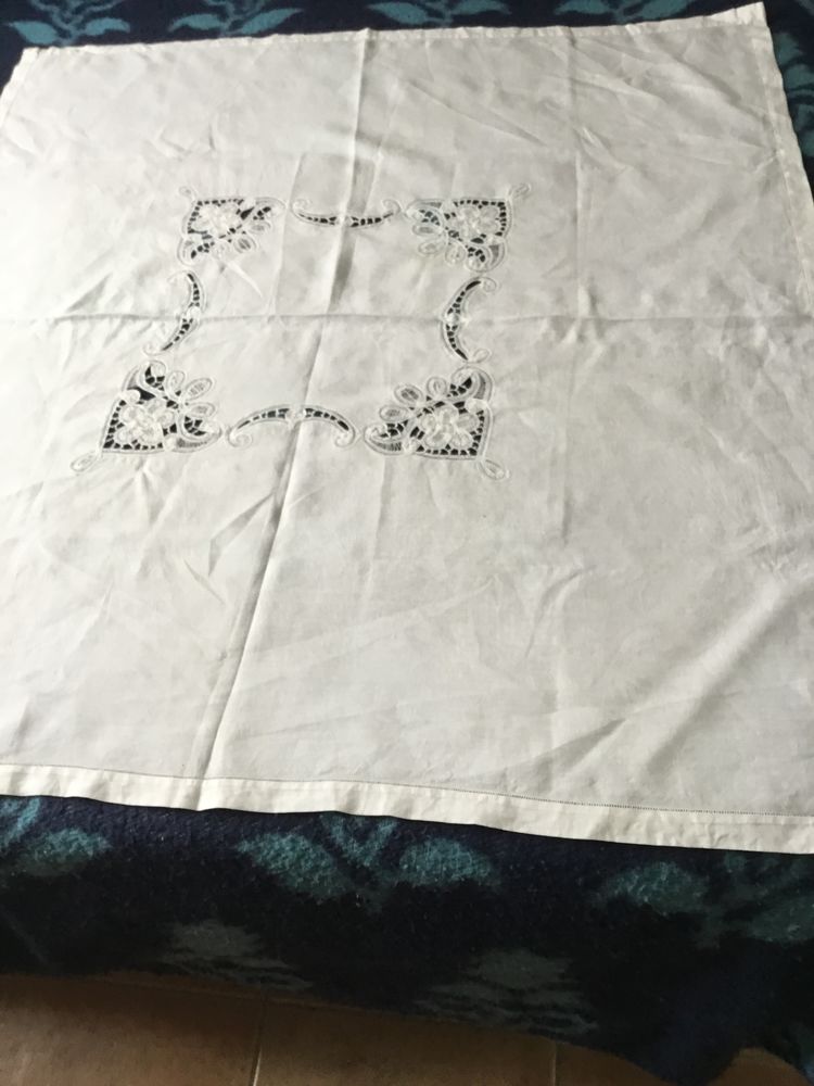 Nappe avec appliques en dentelle et ses serviettes Bon �tat 5 Saint-Alban (31)