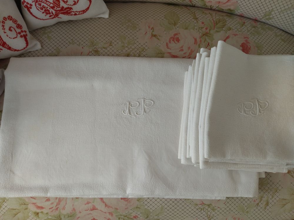 Nappe blanche monogramme avec 12 serviettes 45 Ch�teauroux (36)