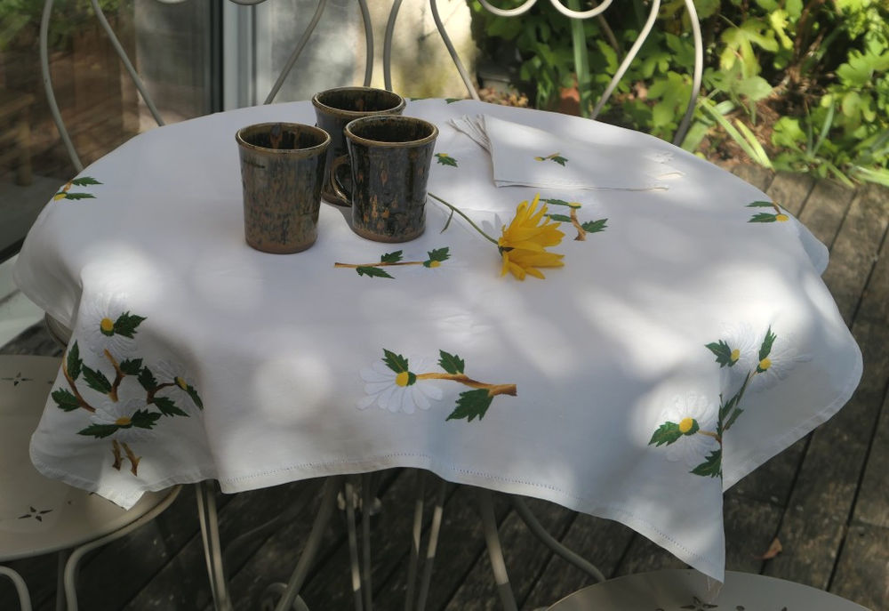 Nappe carr�e 90 cm toile coton blanc cass� brod�e de fleurs, 0 Saint-Philippe-du-Seignal (33)