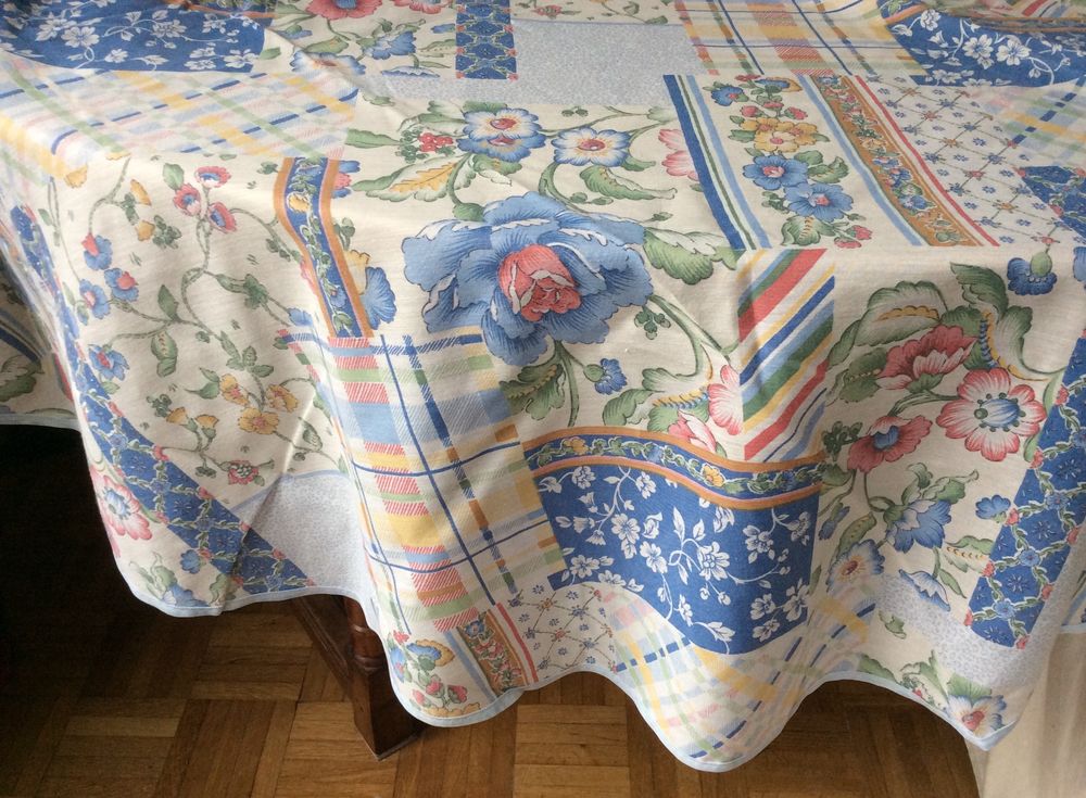 Nappe fleurie ronde - 188x188cm - TB �tat 10 Paris 17 (75)