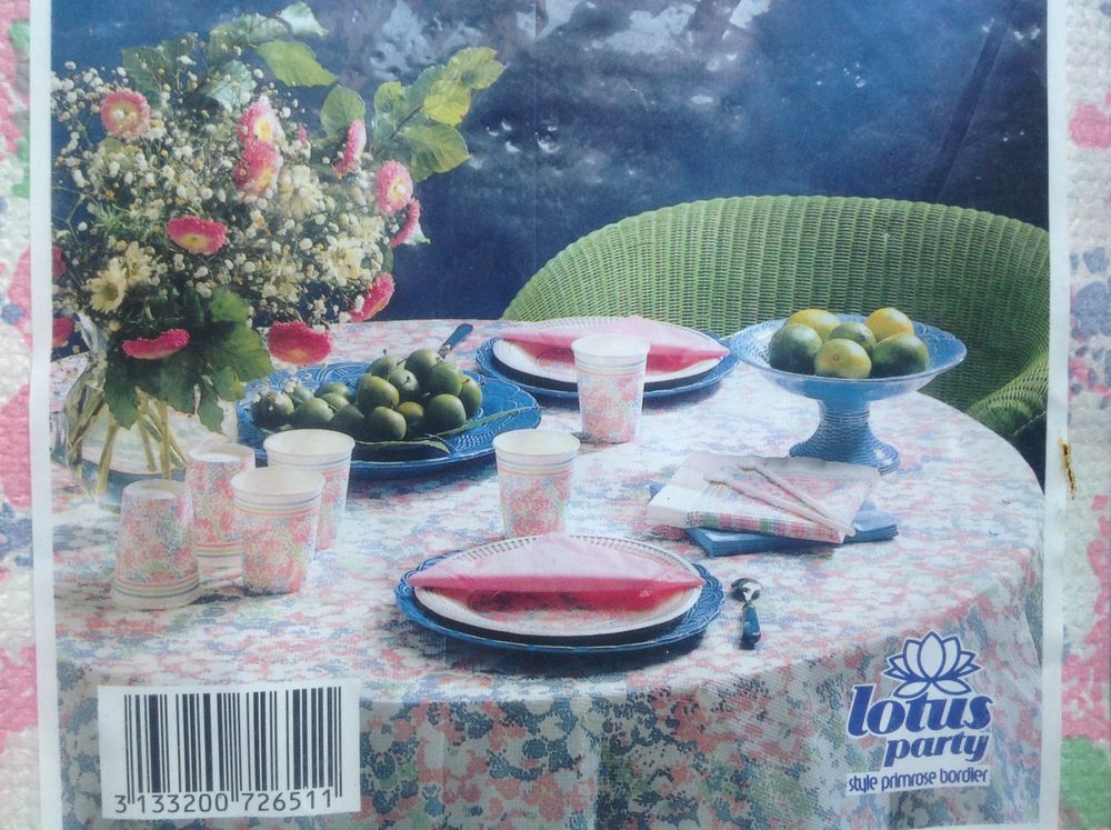 NAPPE LOTUS 8-10 COUVERTS 254x155 cm Envoi Possible
8 Tr�gunc (29)