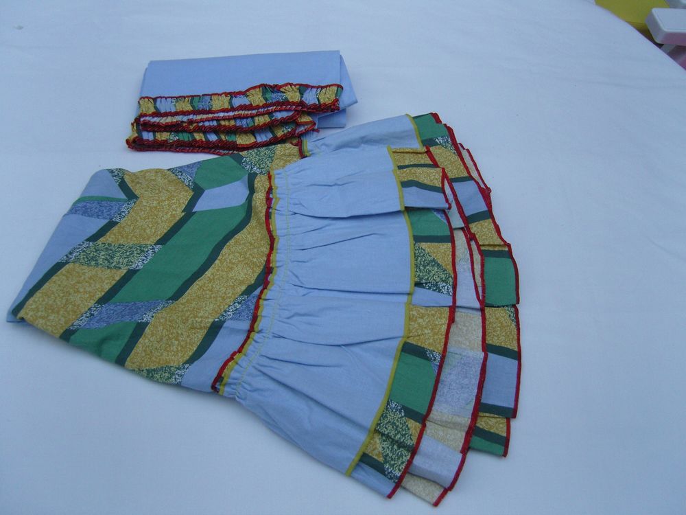 Magnifique nappe ronde en crochet fait main (D'occasion) à Cottens FR