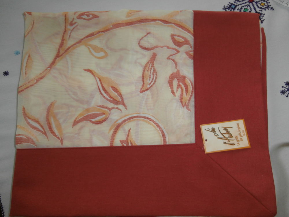 Nappe 140 x 140 cm, neuve 29 Paris 11 (75)