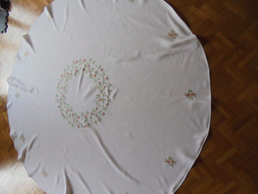 Nappe + serviettes BAYER (52) 30 Tours (37)