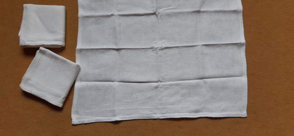 Nappe et Serviettes de table 40 Louhans (71)