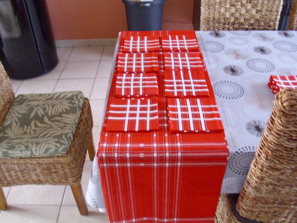 NAPPE et SERVIETTES de TABLE 18 �taples (62)