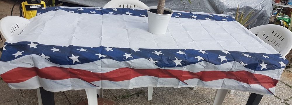 Nappe de table d�cor US en papier 4 Agde (34)