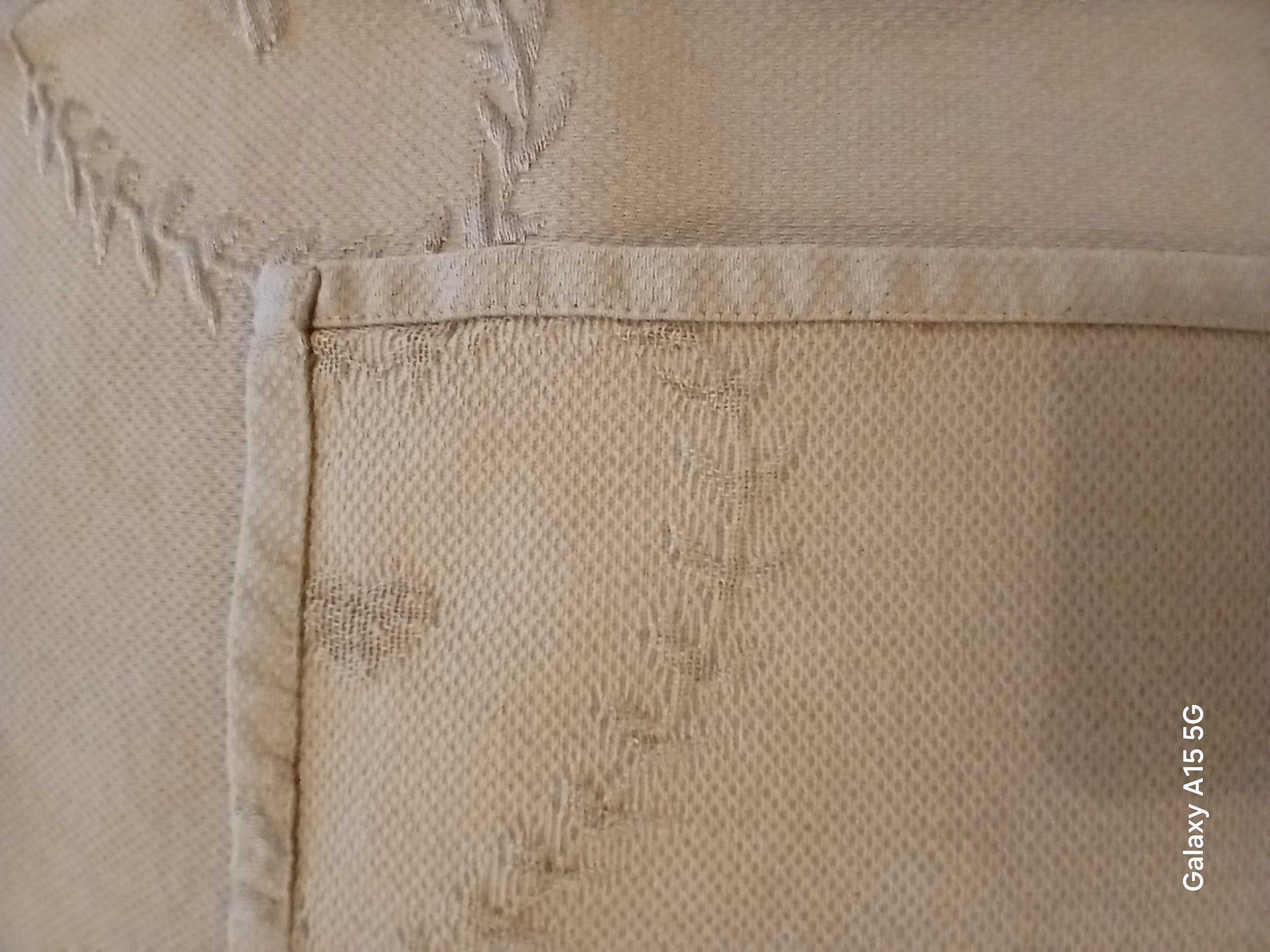 nappe 252 par 171 cm 10 Beauvais (60)