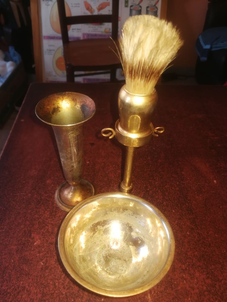 N�cessaire pour barbier 10 Le Creusot (71)