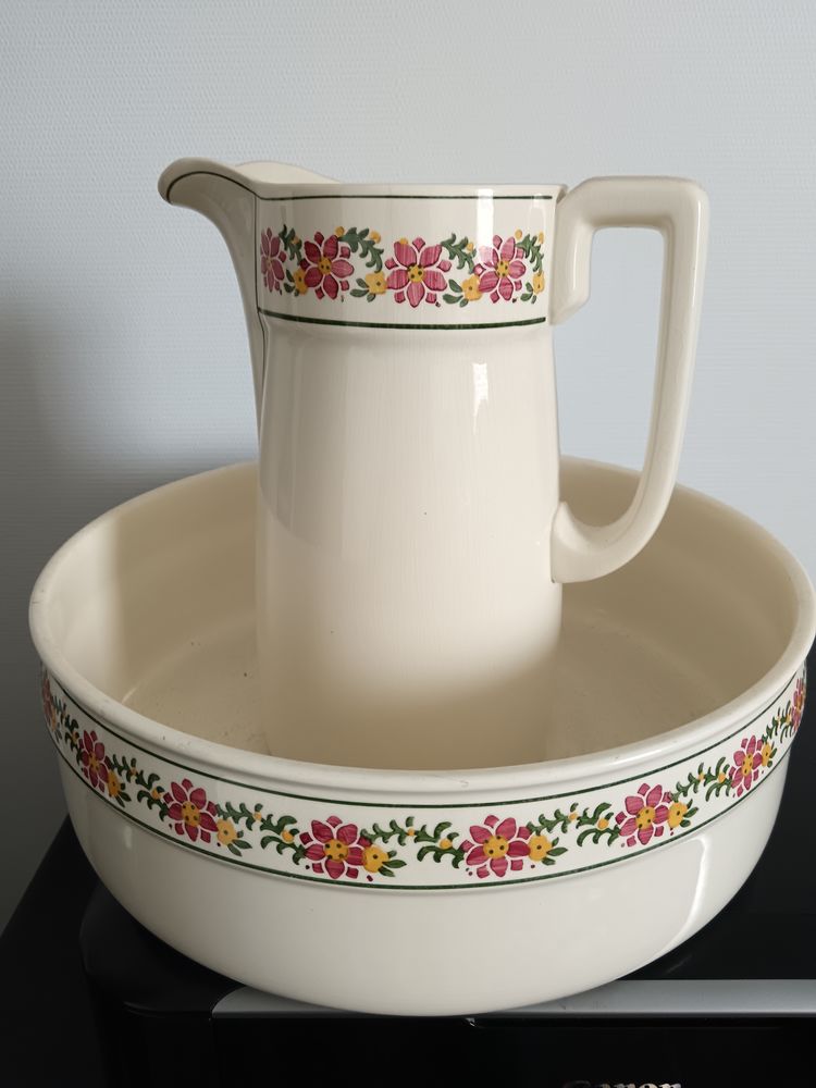 N�cessaire de toilette ancien  en c�ramique 0 B�ziers (34)