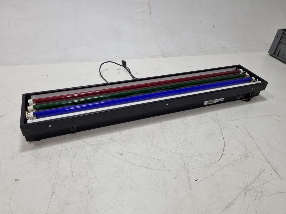 NEON RGB 4x36W Robert juliat 600 Halluin (59)