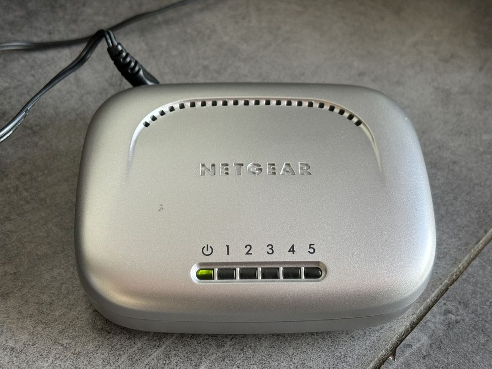 Netgear FS605 v2 12 Morsang-sur-Orge (91)