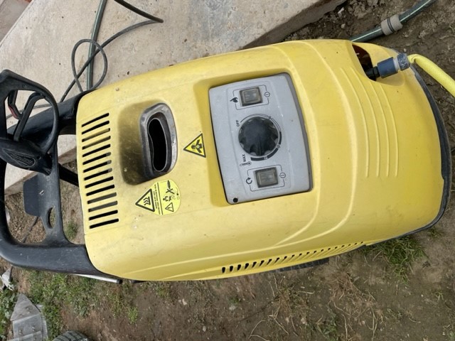 nettoyeur haute pression  eau chaude 0 Cabri�res-d'Avignon (84)