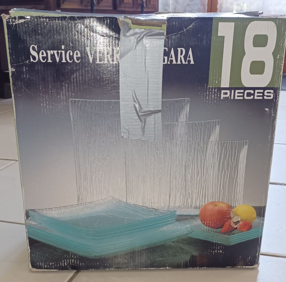 Lot neuf 18 assiettes carr�es + 11 en plus 20 Saint-Antoine-de-Breuilh (24)