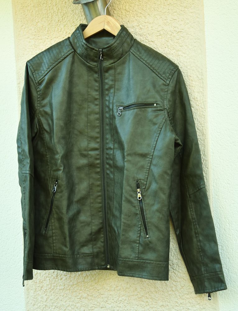 NEUF. Blouson en Cuir. Taille: M.  Fermeture �clair. 95 Gujan-Mestras (33)