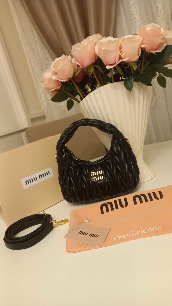 sac neuf dupe miu miu 100e remis en main propre 100 Le Blanc-Mesnil (93)