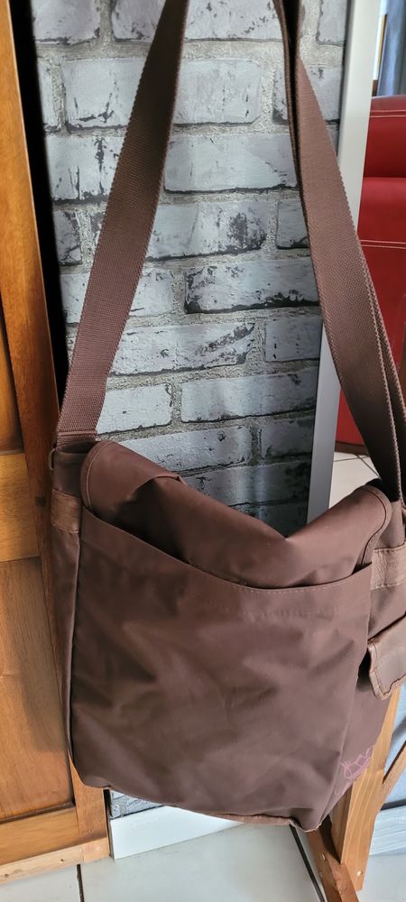 Sac neuf pas d envoi possible merci 30 Saint-Clair-de-la-Tour (38)