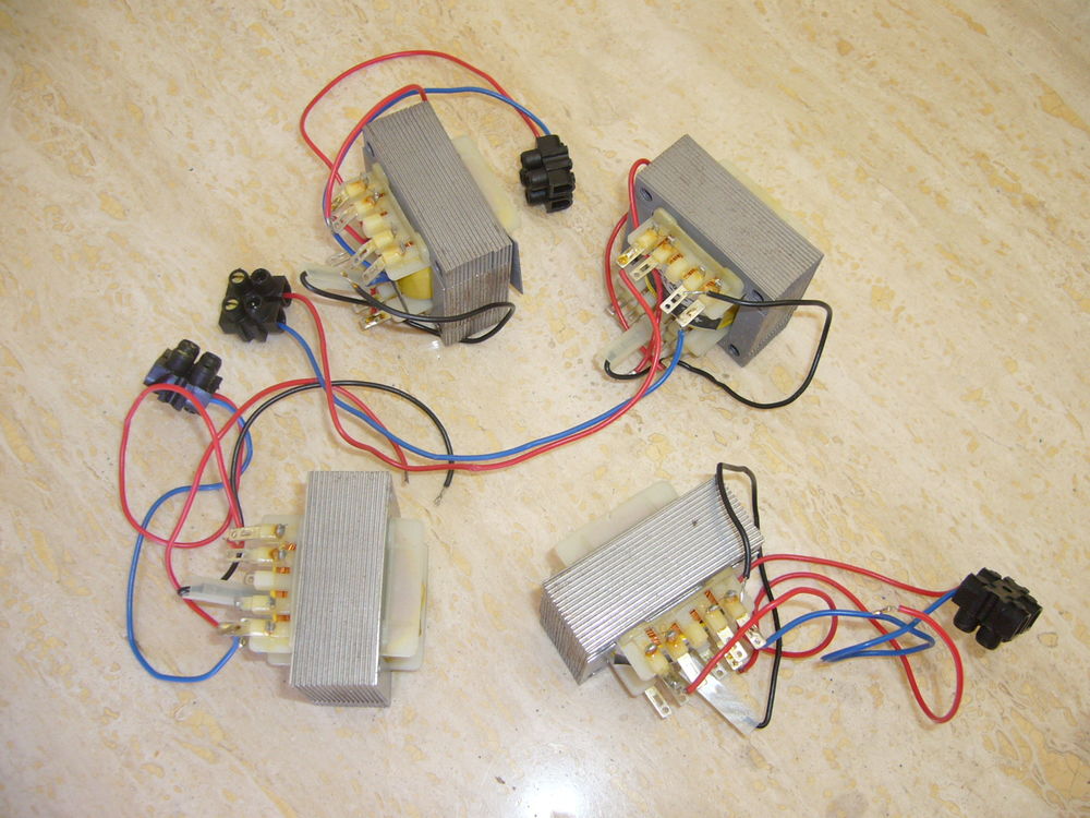 Lot neuf de 4 transfos ligne 100 Volts  sonorisation. 15 Gouarec (22)