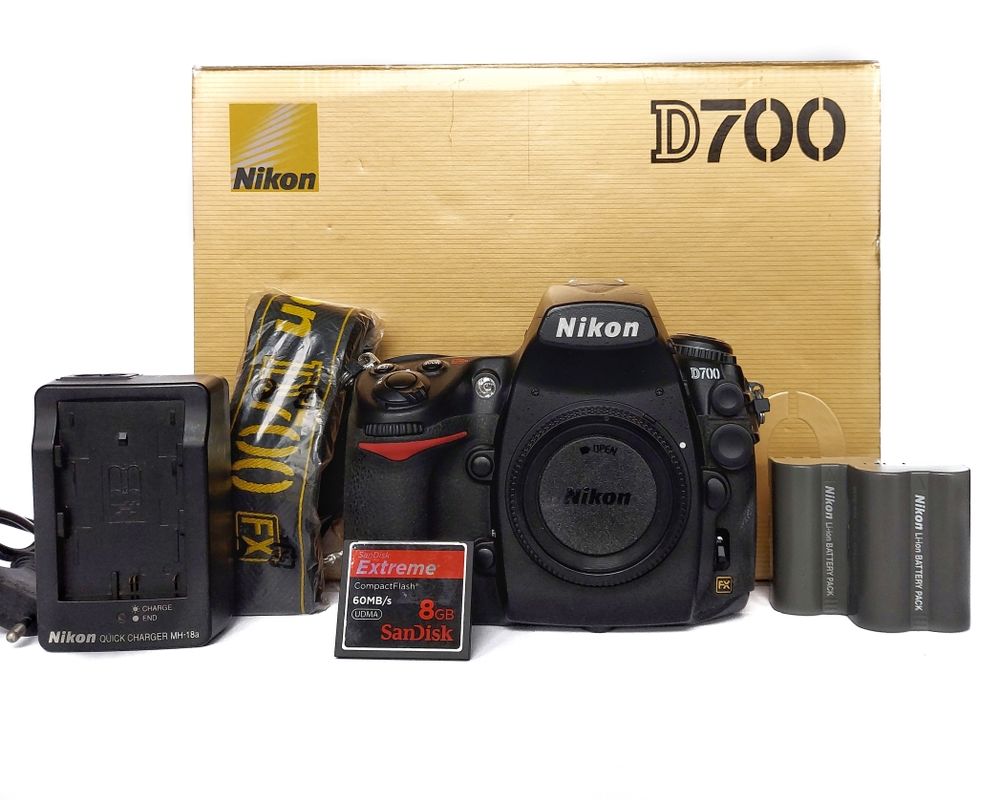 Nikon D700 avec grip et MC-36 490 Guerville (78)