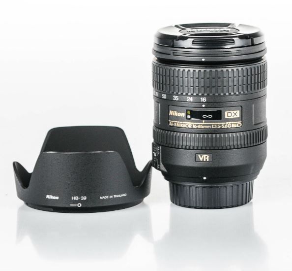 Nikon Nikkor AF-S DX 16-85 mm f/3.5-5.6 G ED VR  200 Poussan (34)