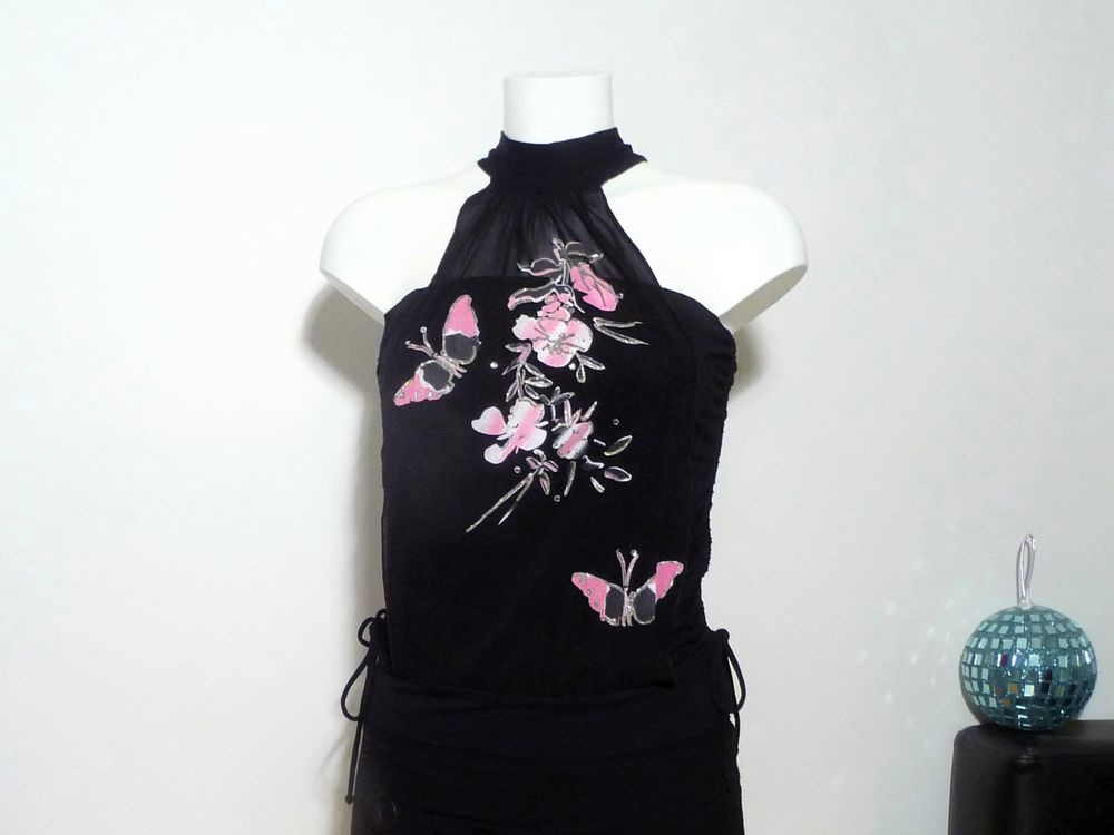 Top Noir avec son Drap� Noir et Lien � Nouer- Top Studio 17 Paris 15 (75)