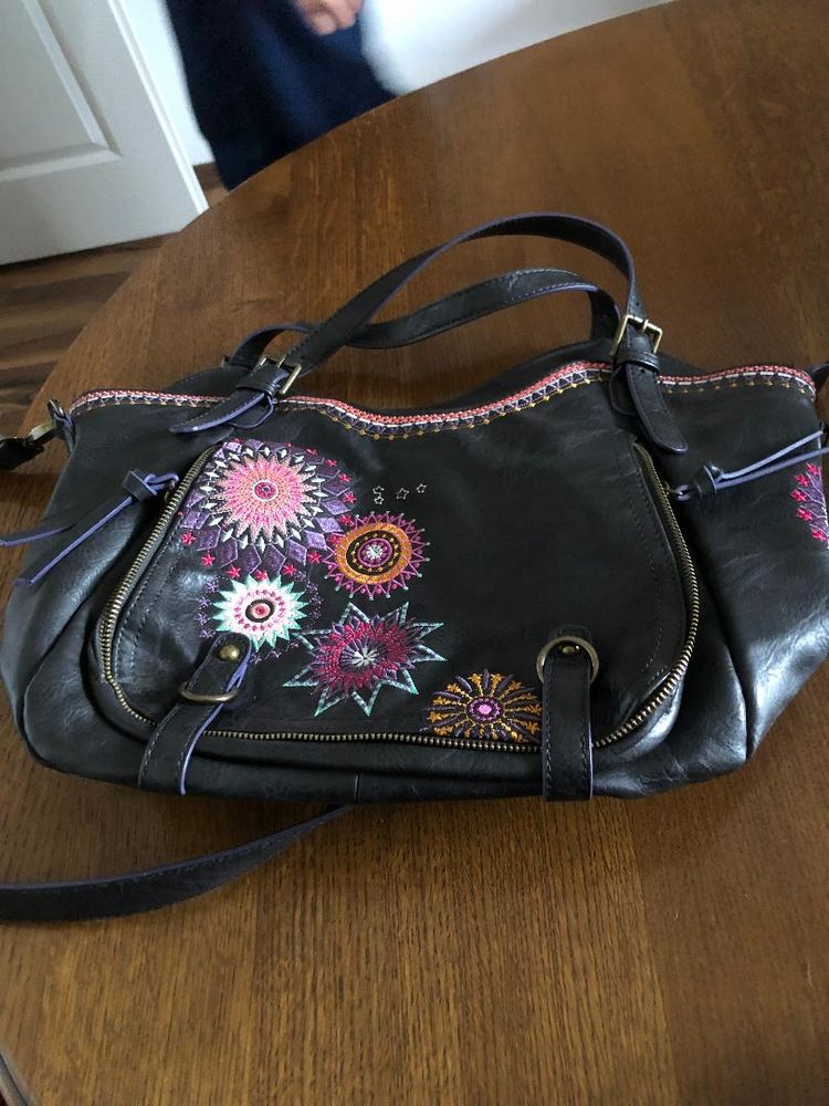 Sac Noir DESIGUAL avec bandouli�re 10 Riedisheim (68)