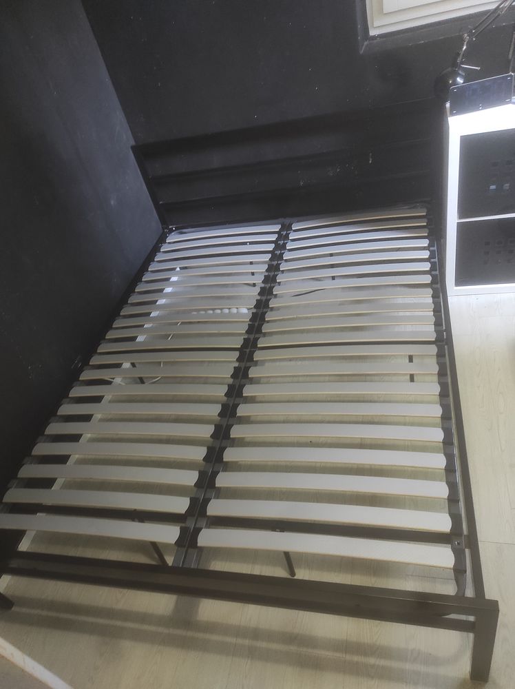 LIT NOIR METAL 140*190 + SOMMIER 80 Chantilly (60)