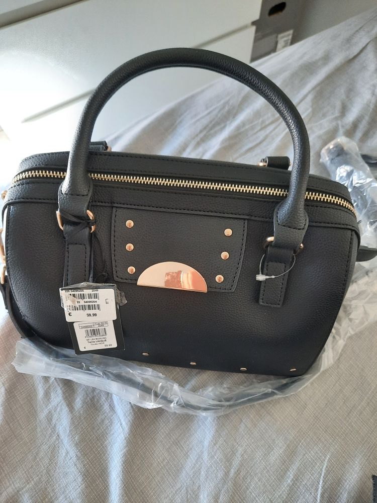 Sac noir neuf 25 Marseille 3 (13)