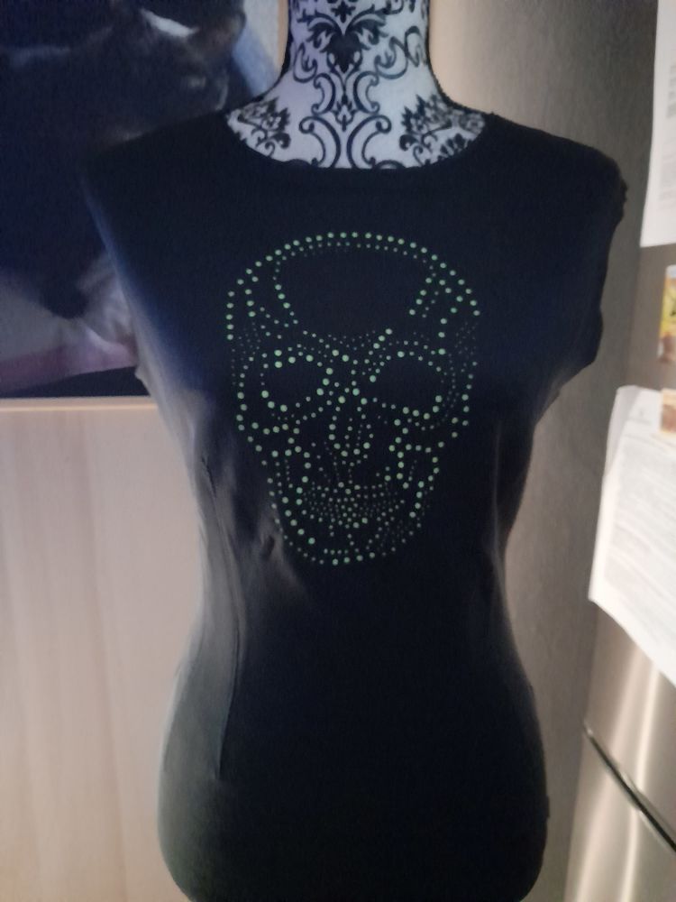 TOP NOIR sans manche tete de mort fluoresescente,NEUF 1060cl 15 Lyon 5 (69)