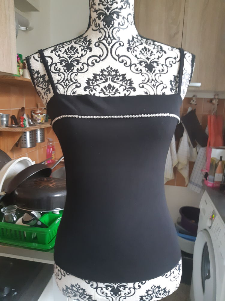 top noir strass JENNYFER TAILLE M
2 Lyon 5 (69)