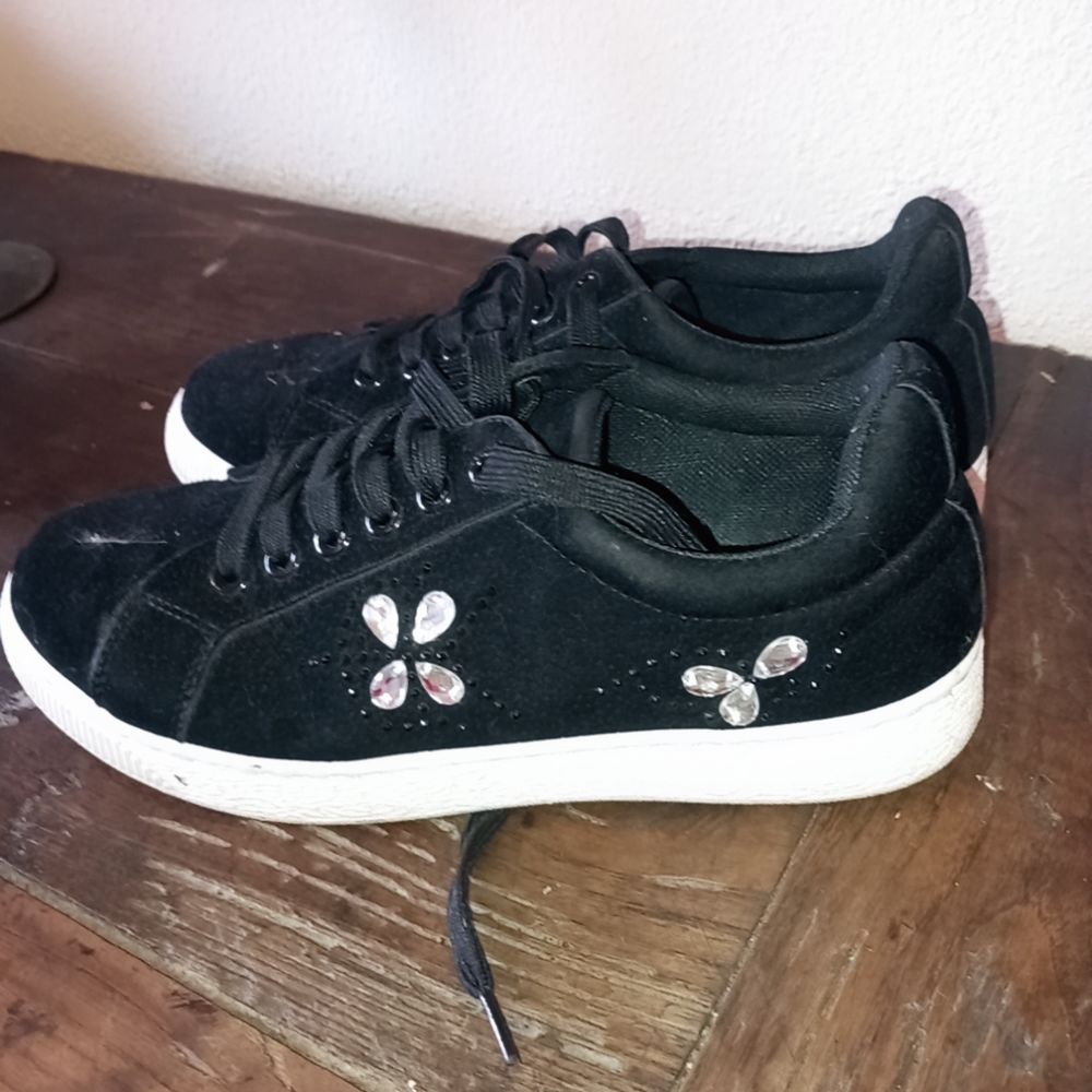 Noires fleurs argent�es pointure 39 8 Saint-L�on-sur-l'Isle (24)