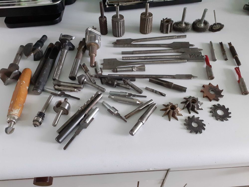 NOMBREUX ACCESSOIRES POUR MENUISERIE 30 Cr�teil (94)