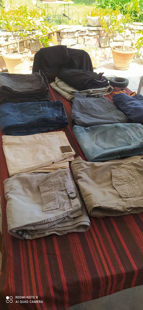 Nombreux blousons,surchemise,pantalons ,,tee shirt .jean's  20 Trans-en-Provence (83)