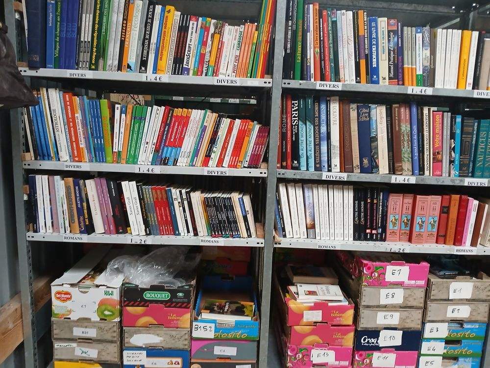 de nombreux produits, livres, CD, informatique, etc. 0 Francastel (60)