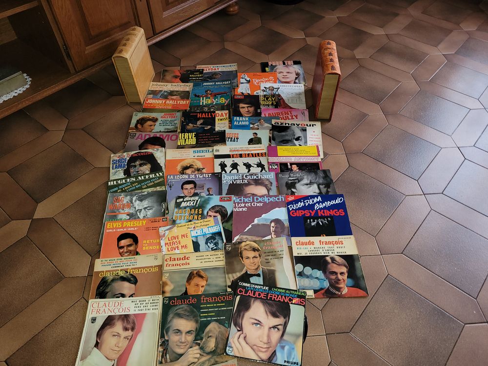 Nombreux vinyles 45 tours 30 La Chauss�e-d'Ivry (28)