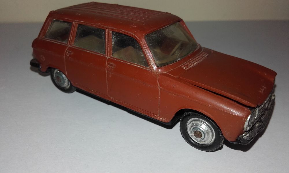 Norev - Peugeot 204 Break 25 Angers (49)