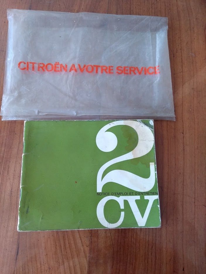 NOTICE D'EMPLOI ET D'ENTRETIEN DE LA  2 CV. et de l' AMI  8
10 Roanne (42)