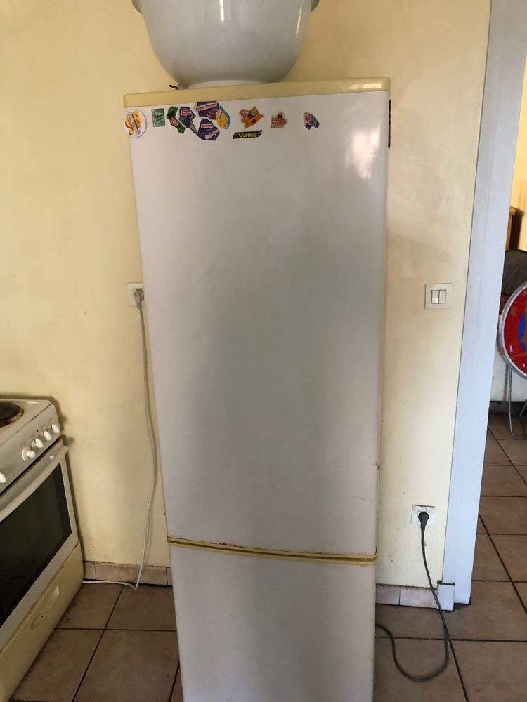 de notre r�frig�rateur cong�lateur et d'un mini frigo. 0 Lyon 1 (69)