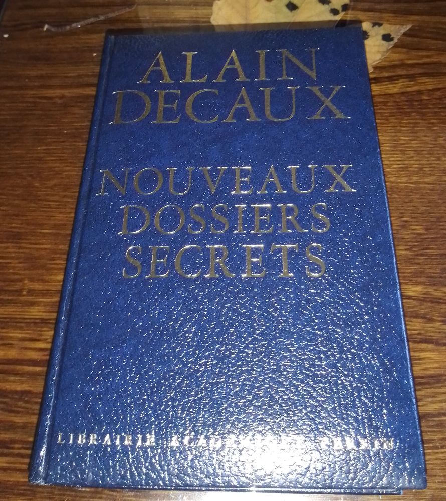 Nouveaux Dossiers Secrets, Alain Decaux
10 Sabres (40)