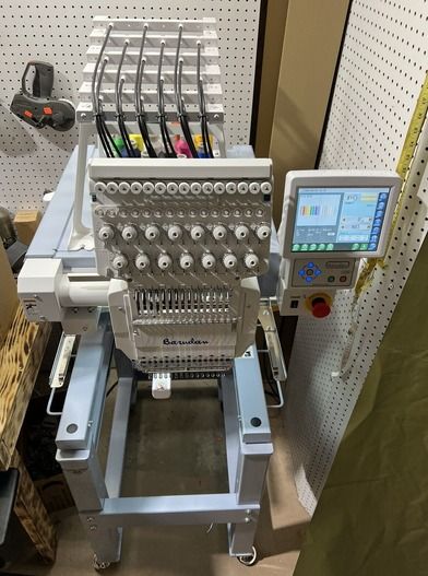 Nouvelle machine � coudre mono-t�te Barudan 5860 Passy (89)