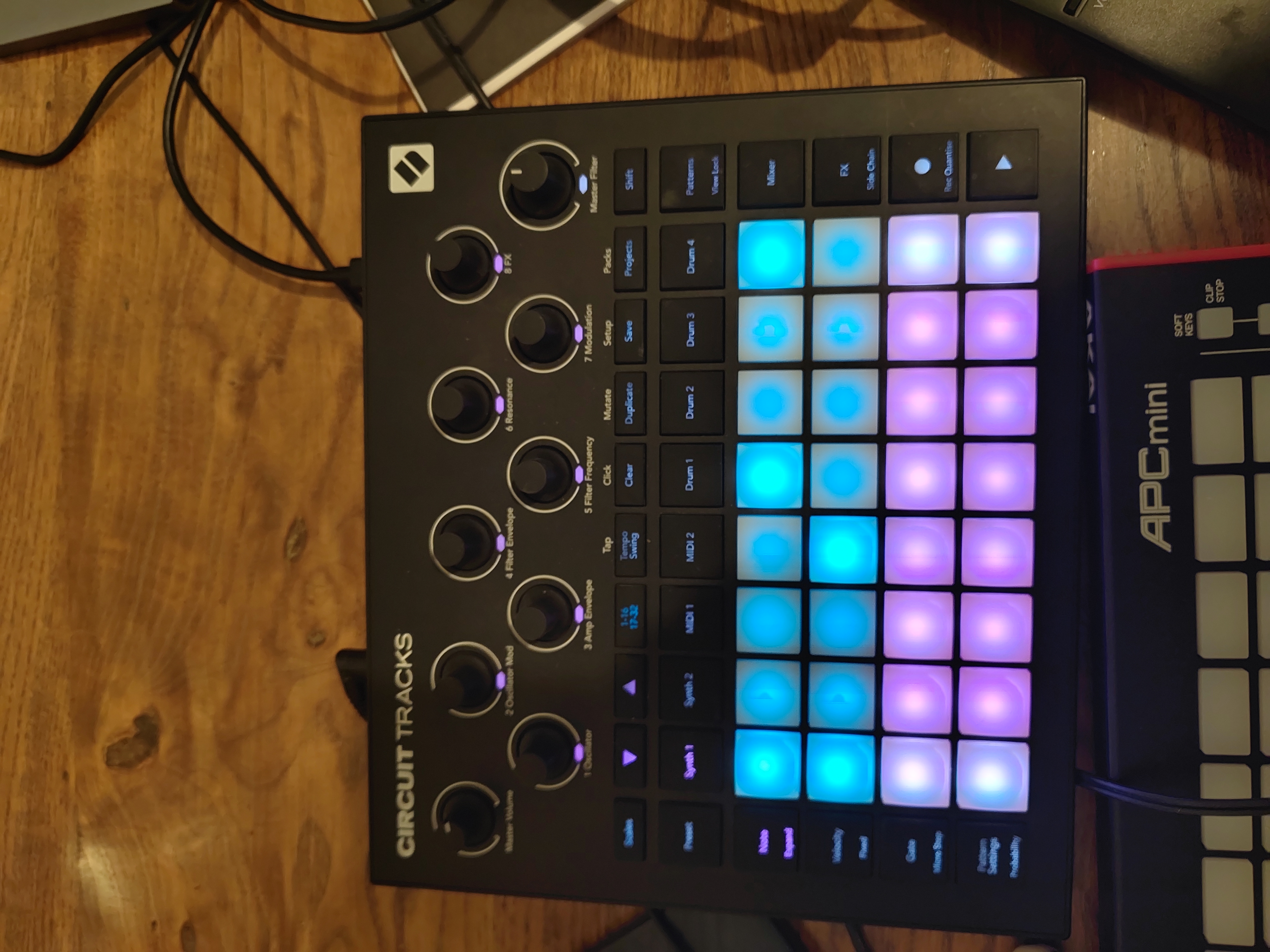 novation circuit tracks parfait �tat 250 Vouill� (86)