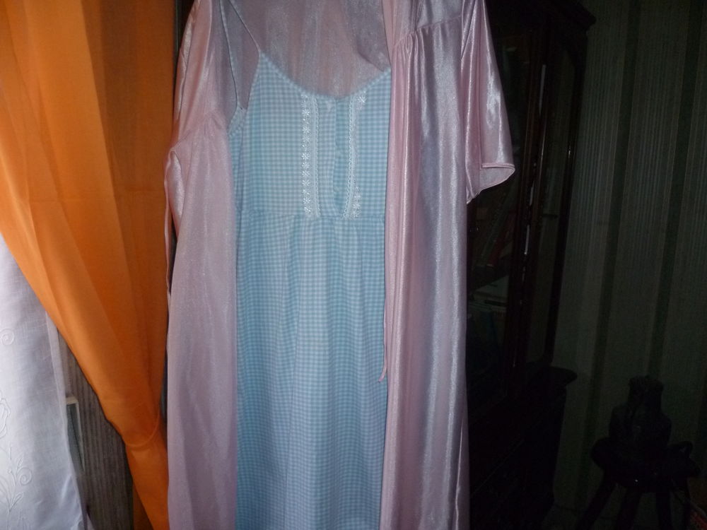 Nuisette privilege vichy bleu et blanc 48 avec d�shabill� 15 Saint-Quentin (02)