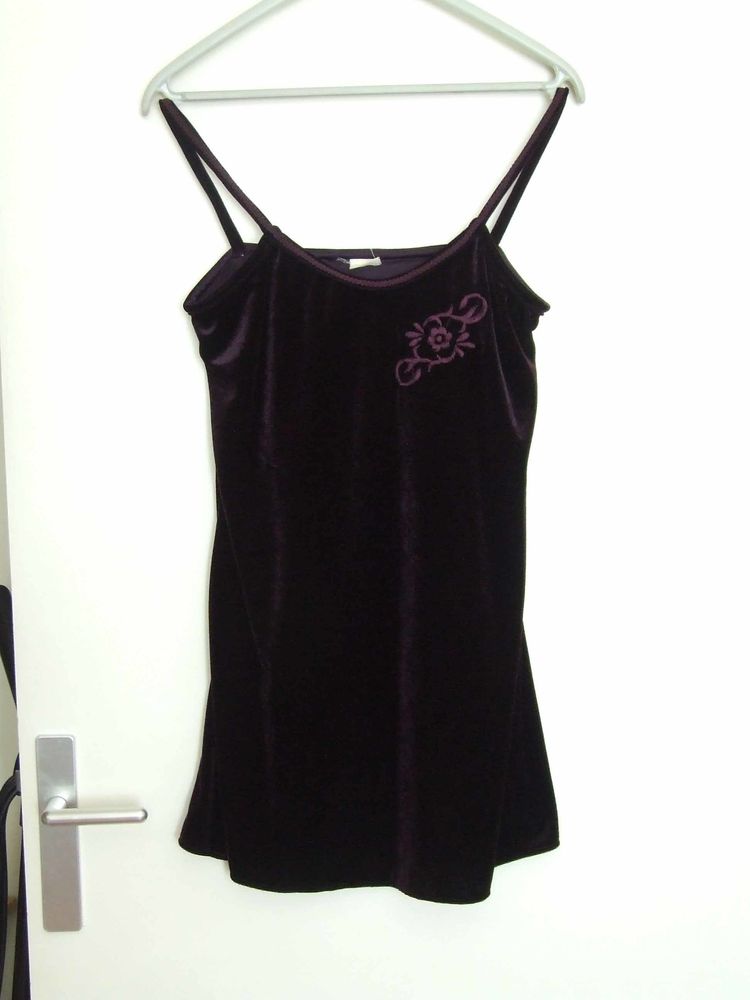 Nuisette, robe d'int�rieur en velours, Lie de vin, M (38 40) 6 Bagnolet (93)